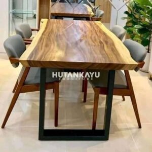 Meja Makan Trembesi Amazon