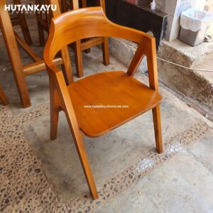 Kursi Makan Azura