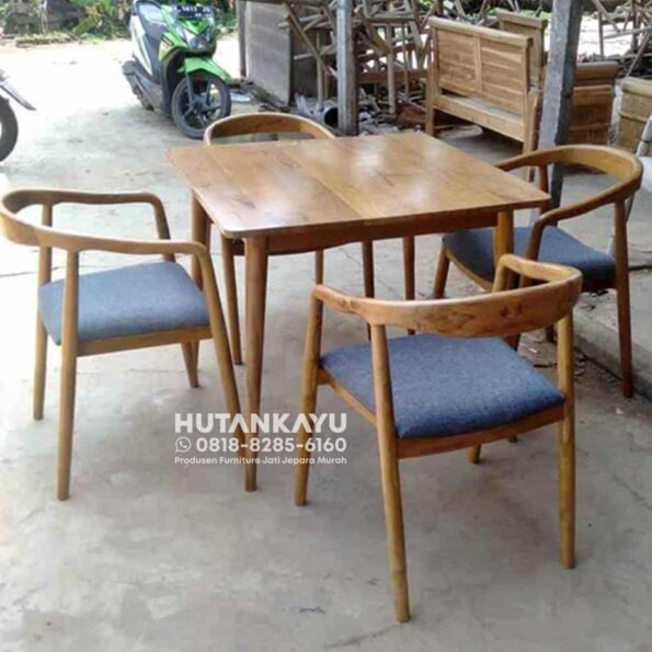 Set Meja Makan Bavol