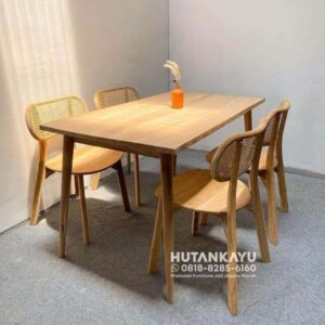 Set Meja Makan Delamo