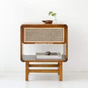 Nakas Grina Bedside Meja Samping Ranjang Kayu dan Rotan 1 Laci Nighstand