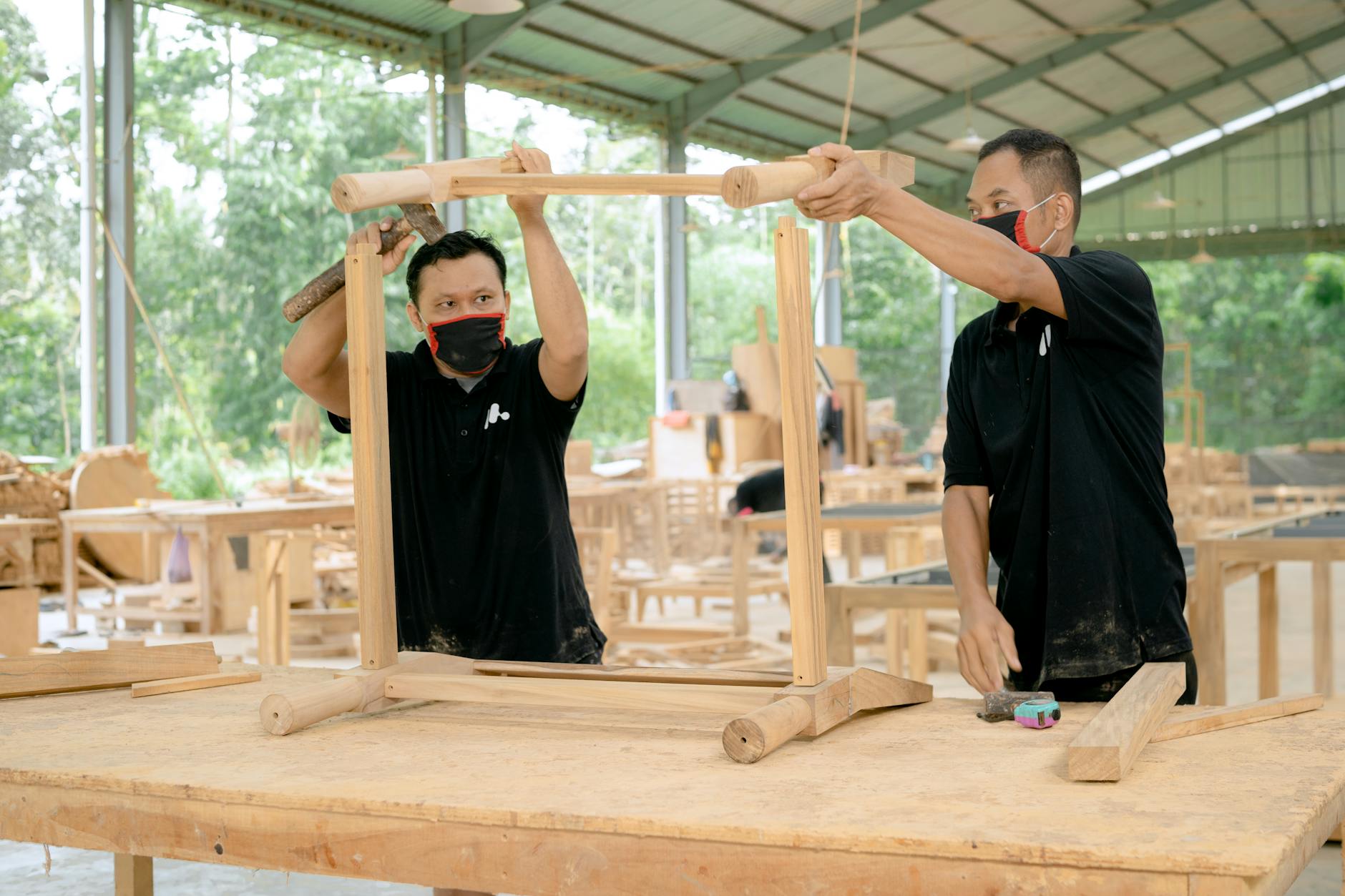 Jual mebel Jepara ukiran asli berkualitas tinggi, desain mewah, harga terjangkau.